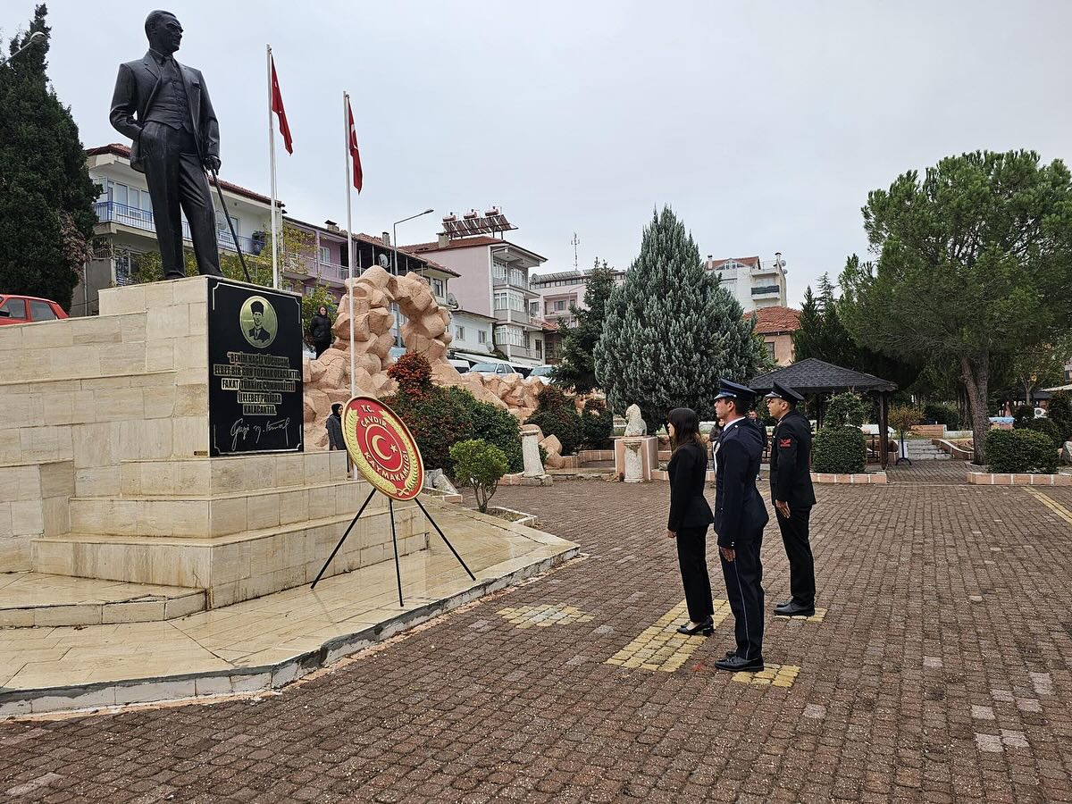 10 Kasım Atatürk’ü Anma Günü 